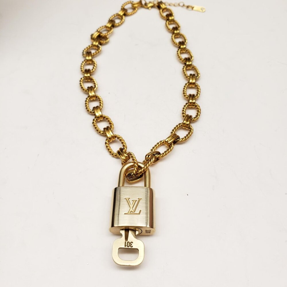 Authentic Louis Vuitton Lock & Key w/ Unbranded Gold Plated Gold Chain Necklace - Picture 9 of 12